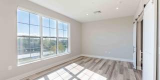 Creekline at Fairfield Gallery 9