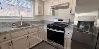 4 Bed/ 2 Bath Available Now! Gallery 11