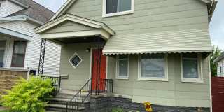 $1,600 - One of a Kind Bungalow in Hamtramck Gallery 1