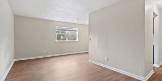 South Pointe Apartment Home Gallery 3