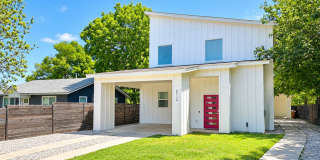 Modern 2 bed/2.5 bath Central Austin Home Gallery 1