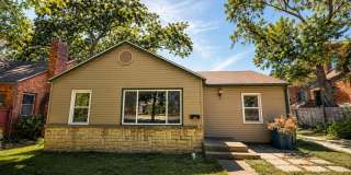 Spacious 4 Bedroom, 1 Bathroom Home with Bonus Living Area & Fireplace! Gallery 1