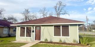 Stunning  Spacious 4/2 Home in Lake Jackson! Gallery 1