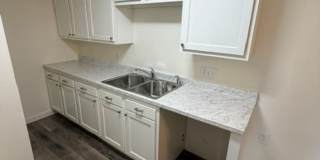 2 bed/1 bath apartment in Golden Gallery 3
