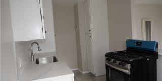 513 E Walnut, Apt. C Street Gallery 5