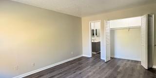 Remington On Rockville Living Gallery 107