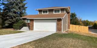 Spacious West-Side Tri-Level Home Gallery 3