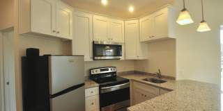 Charming 1 Bedroom-No Broker Fee Gallery 4