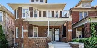 1045 Casgrain Street Gallery 1