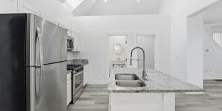 522 Kelton Avenue Gallery 16