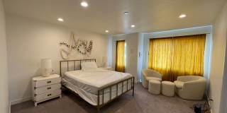 Stunning 2 Bed 2.5 Bath Townhome! Gallery 6