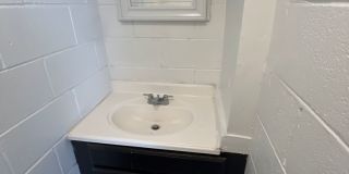 Cute Casita Style Living in historic Albuquerque 1 Bedroom 1 Bath. Gallery 10