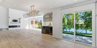 Luxury waterfront living in Calabasas Luxury waterfront living in Calabasas Gallery 14