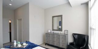 Oaks of Shorewood Apartments - 55+ Active Adult Apartment Homes Gallery 8