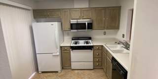 Stylish 2-Bedroom Townhouse in Sun City Summerlin with Resort-Style Amenities Gallery 12