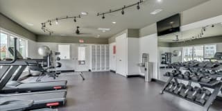 MacArthur Park Apartments Gallery 9