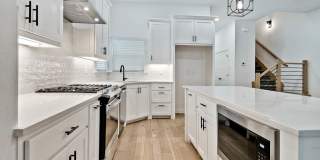 502 W Persimmon St Gallery 9