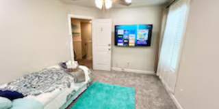 Room in 4 Bedroom Home at Arbor Vista Dr Gallery 15