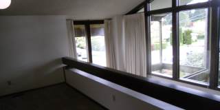 Spacious 2 bedroom 1 bath 1192 sq ft. Gallery 5
