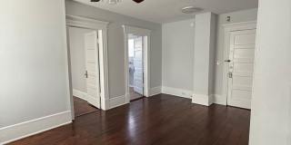 Penthouse Vintage Apartment in Historic Home Near Downtown Gallery 7