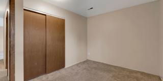 Large 3 Bedroom Apartments PET FRIENDLY! Gallery 57