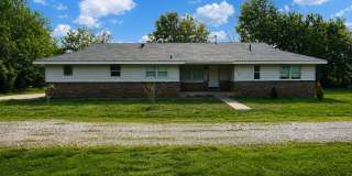 3 Bedroom / 2 Bath Home Located Minutes from Downtown Lowell! Gallery 1