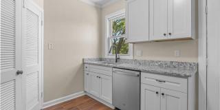 1611 McDaniel Street Gallery 25