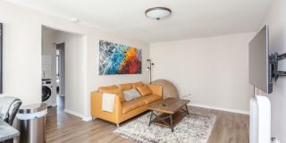 6427 North Hermitage Avenue Gallery 1