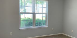 3 BD, 2 BA House: Freshly Painted + New Flooring + Available Now! Gallery 25