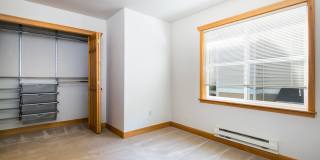 Pacific Pointe Apartments Gallery 20