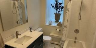 *DREAM LOCATION* 6BR Completely Renovated Duplex Gallery 21