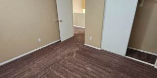 Spacious 6 bedroom , 3 bathroom home with downstairs bedroom and bath Gallery 22