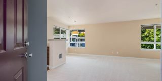 Top Floor 1 Bedroom Condo in Great Location Top Floor 1 Bedroom Condo in Great Location Gallery 3