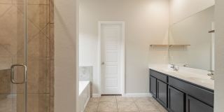 1125 Amber Lake Gallery 12