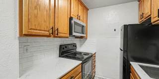 Bright Updated 2-Bed Condo with Vintage Charm Near Wash Park & Cherry Creek Gallery 12