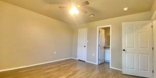 3 bedroom 2 bath 1 car garage near MLK. Gallery 9