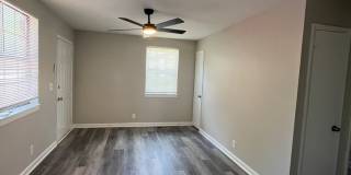 2 Bedroom/ 1 Bathroom Duplex in Hermitage Gallery 9