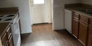 225 Gibson A Gallery 3