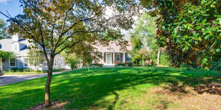 Charming 3BR/2BA home in the highly desirable Green Hills neighborhood! Gallery 1