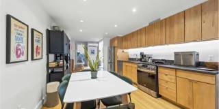 304 Warren Street Gallery 3