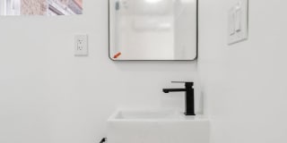 1223 SPRUCE Street Gallery 13