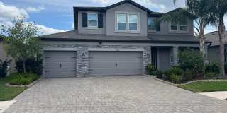 Spacious 5-Bedroom Riverview Home Gallery 4
