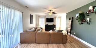 Minutes to the Beach! Conveniently located between Jacksonville & Wilmington Gallery 9