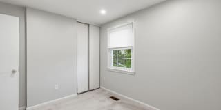 Conveniently located near shopping, dining, parks, and everything Northern Virginia has to offer. Gallery 19