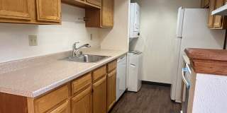 Village Seven Newly Updated All Electric $1500/Month 1 Bed/ 1 Bath Townhome Gallery 6