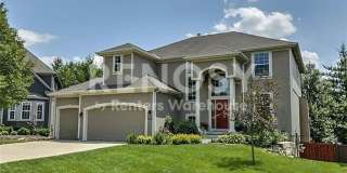 5 Bedroom Home in Overland Park Gallery 1