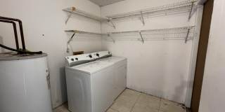 100 E Baywood Square Gallery 9