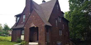 4 bedroom 2 full baths Upper Northside Youngstown Gallery 1