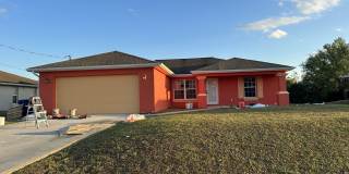 SPACIOUS 3Bd / 2 Ba SINGLE FAMILY HOUSE AVAILABLE Gallery 1