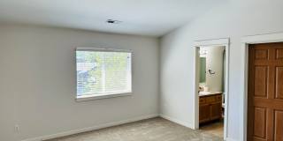 Charming Condo in Terrific Salmon Creek Location Gallery 10